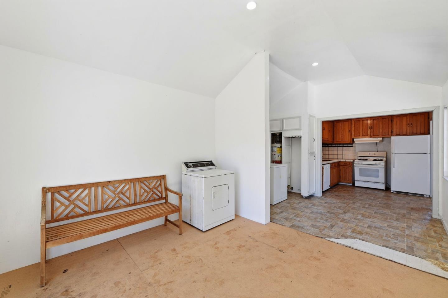 512 Fisk AVE
