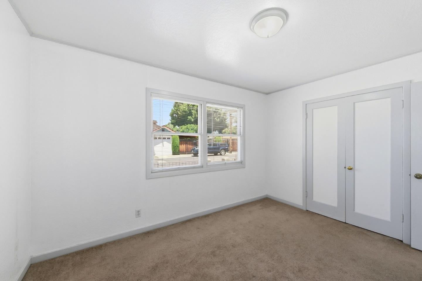 512 Fisk AVE