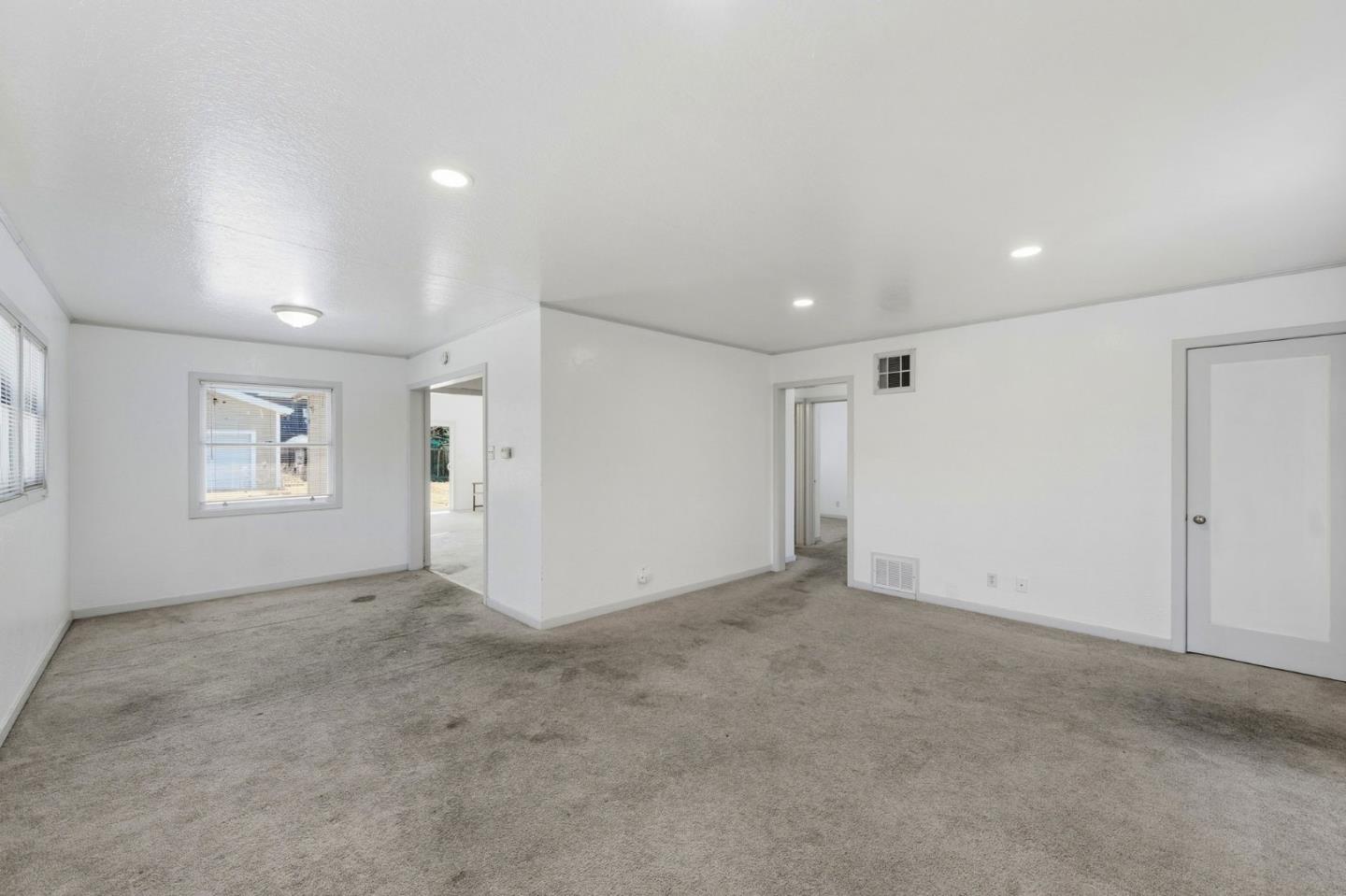 512 Fisk AVE