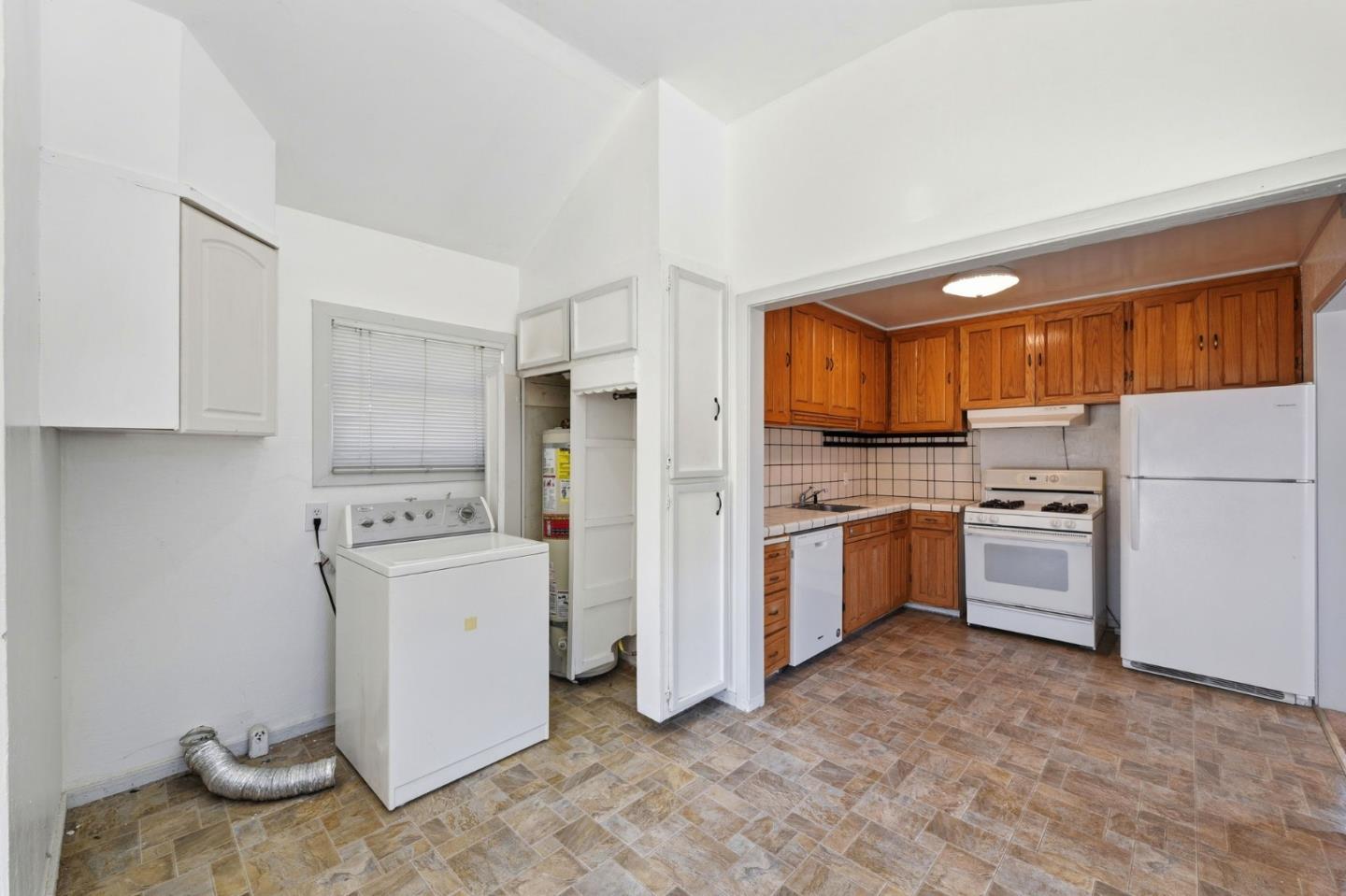 512 Fisk AVE