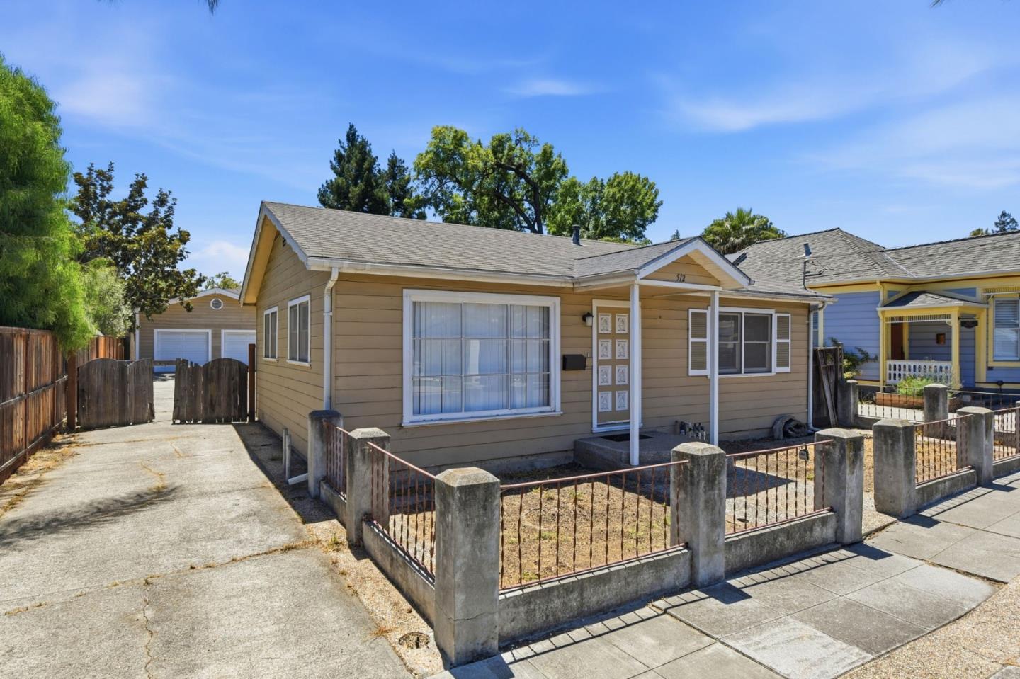 512 Fisk AVE