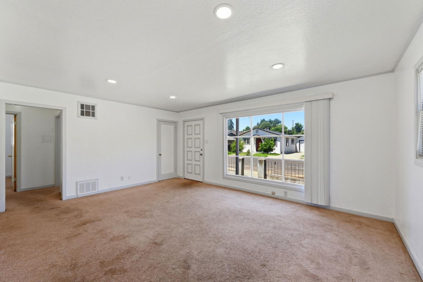 512 Fisk AVE