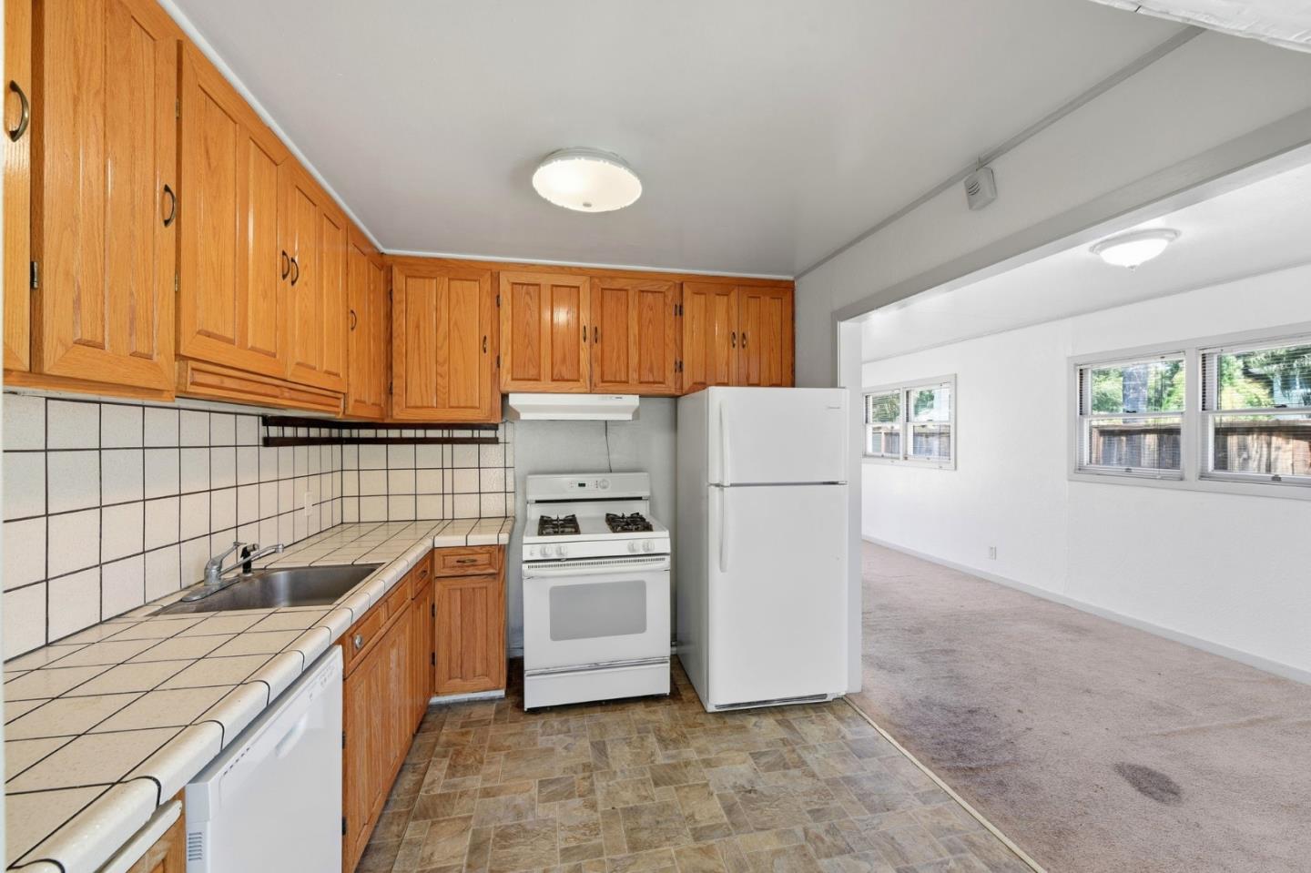 512 Fisk AVE