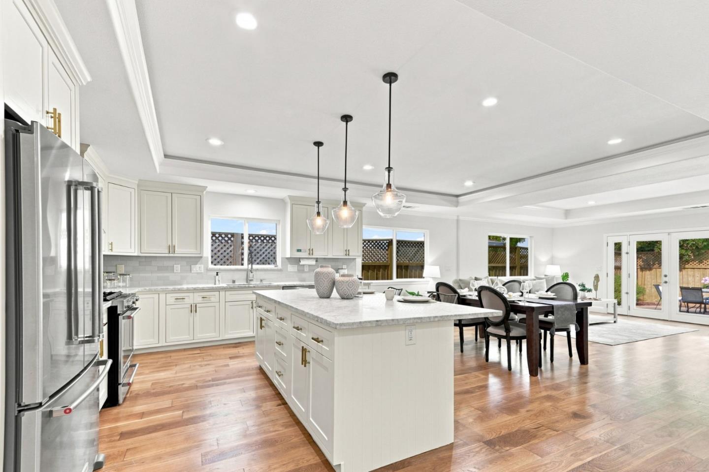 5486 Sharon LN