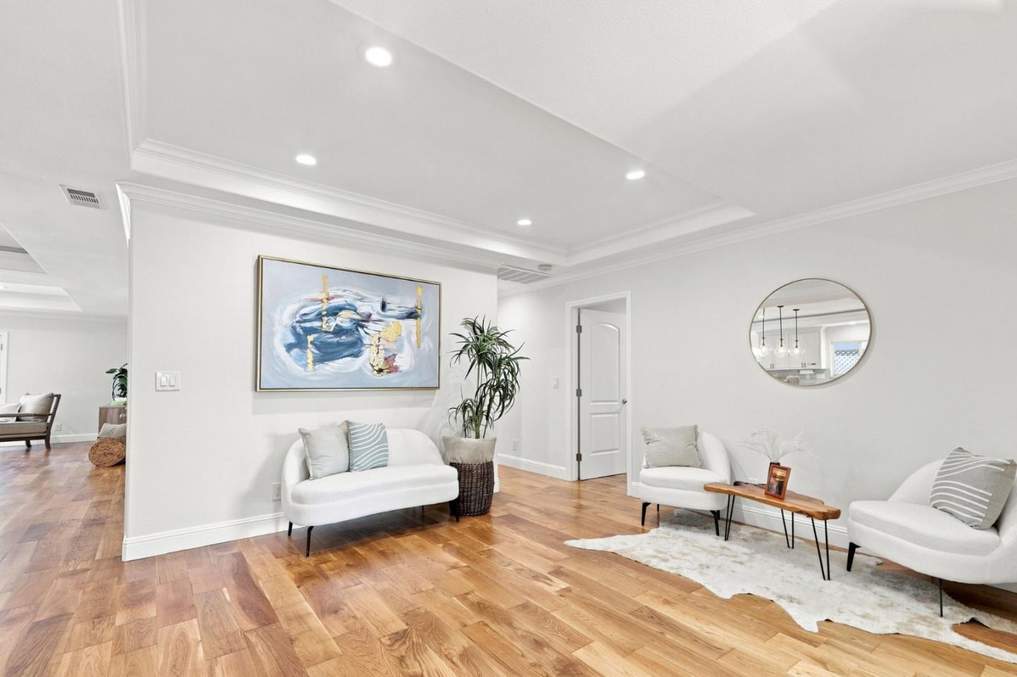 5486 Sharon LN