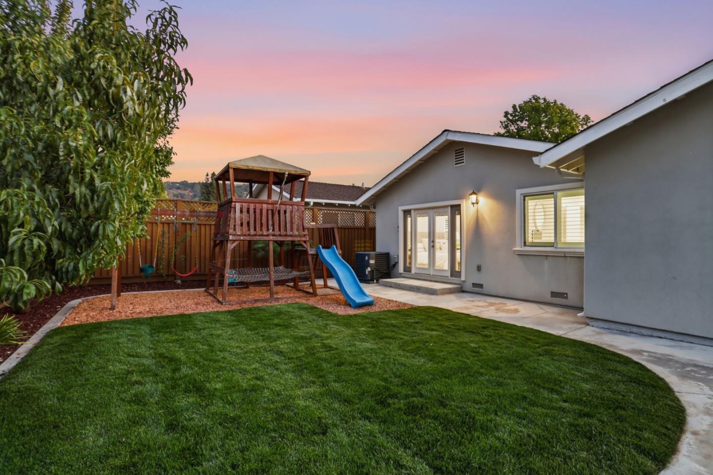 5486 Sharon LN