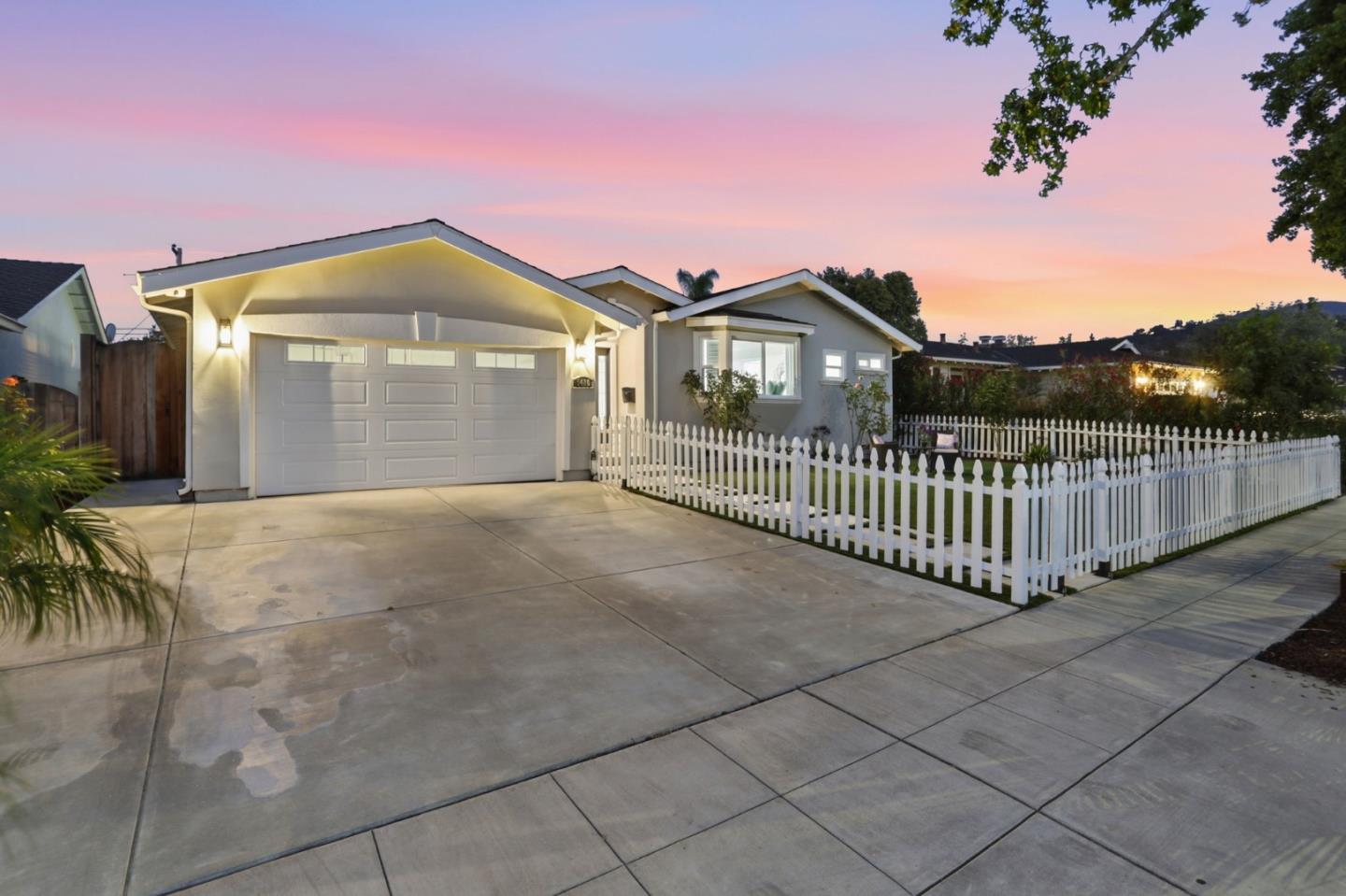 5486 Sharon LN