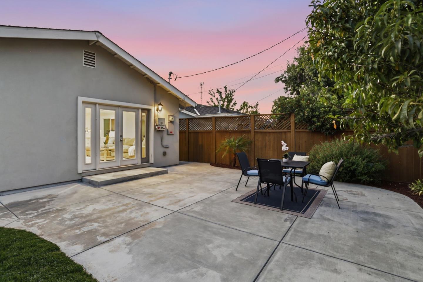 5486 Sharon LN