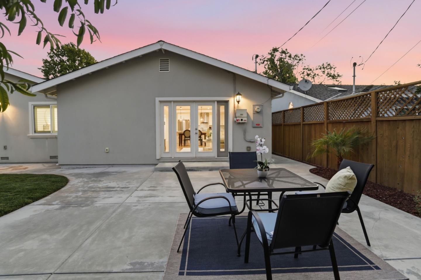 5486 Sharon LN