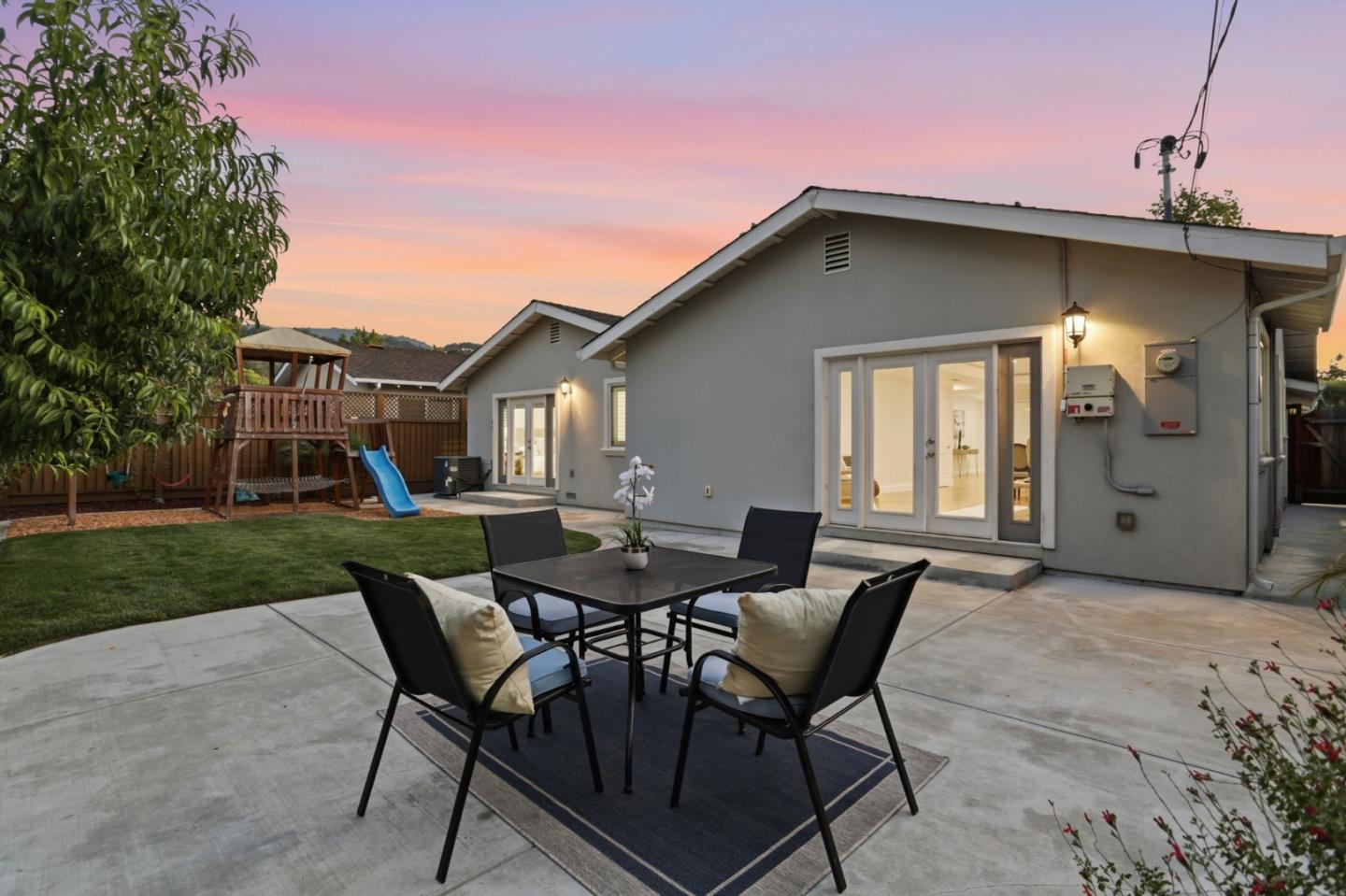 5486 Sharon LN