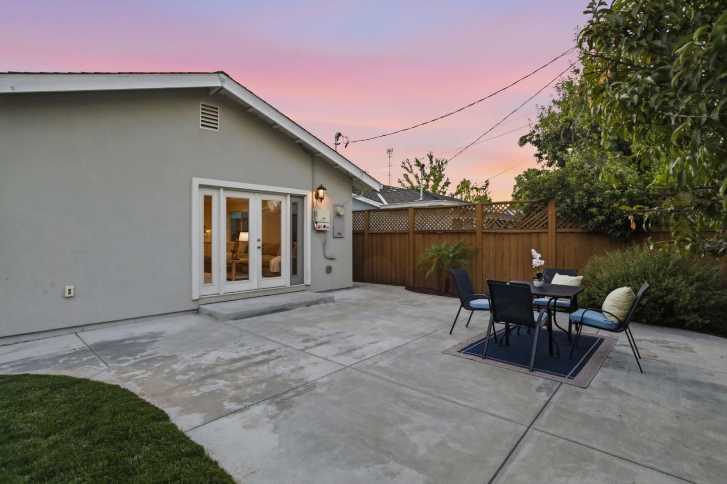 5486 Sharon LN