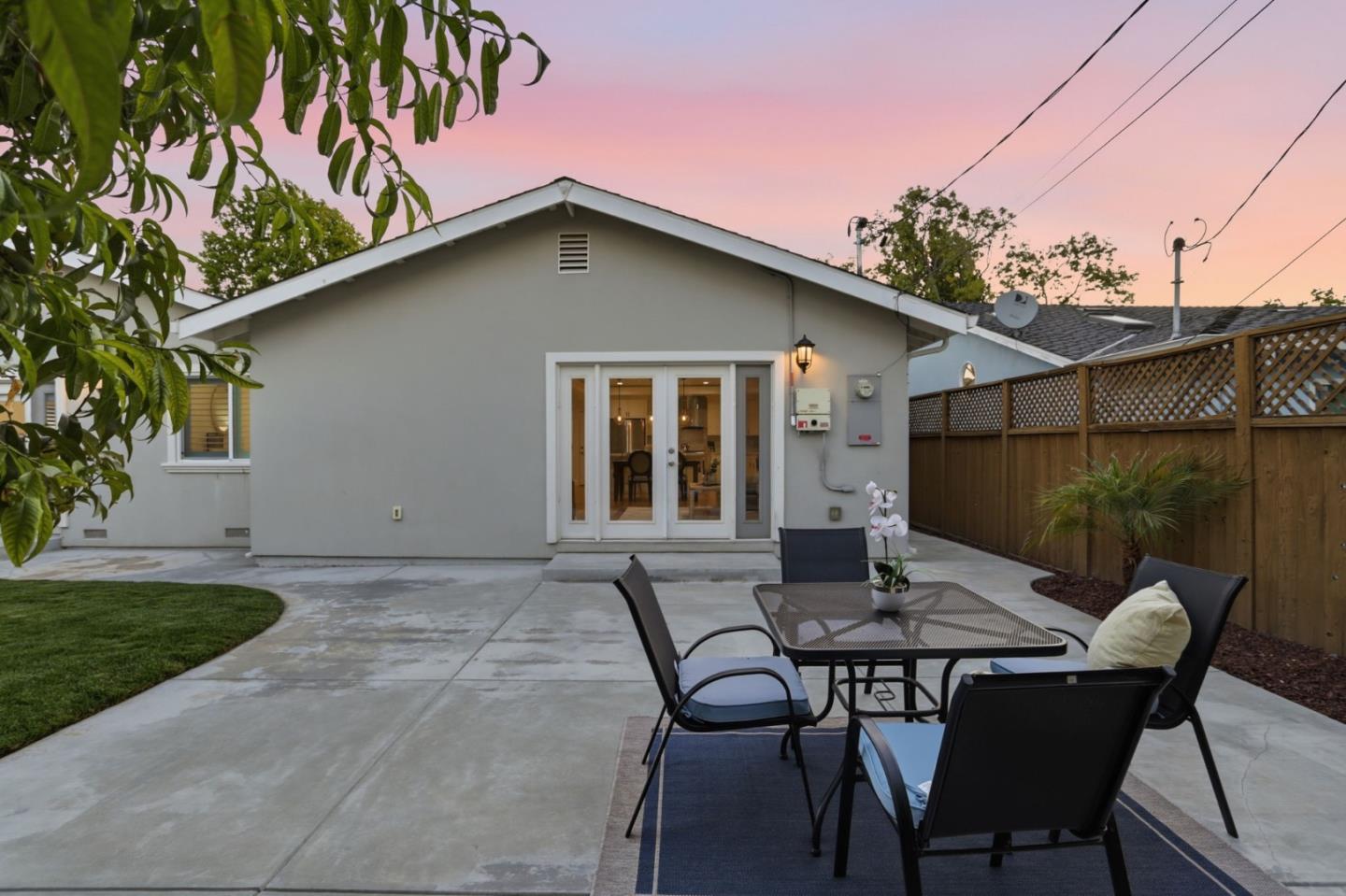 5486 Sharon LN