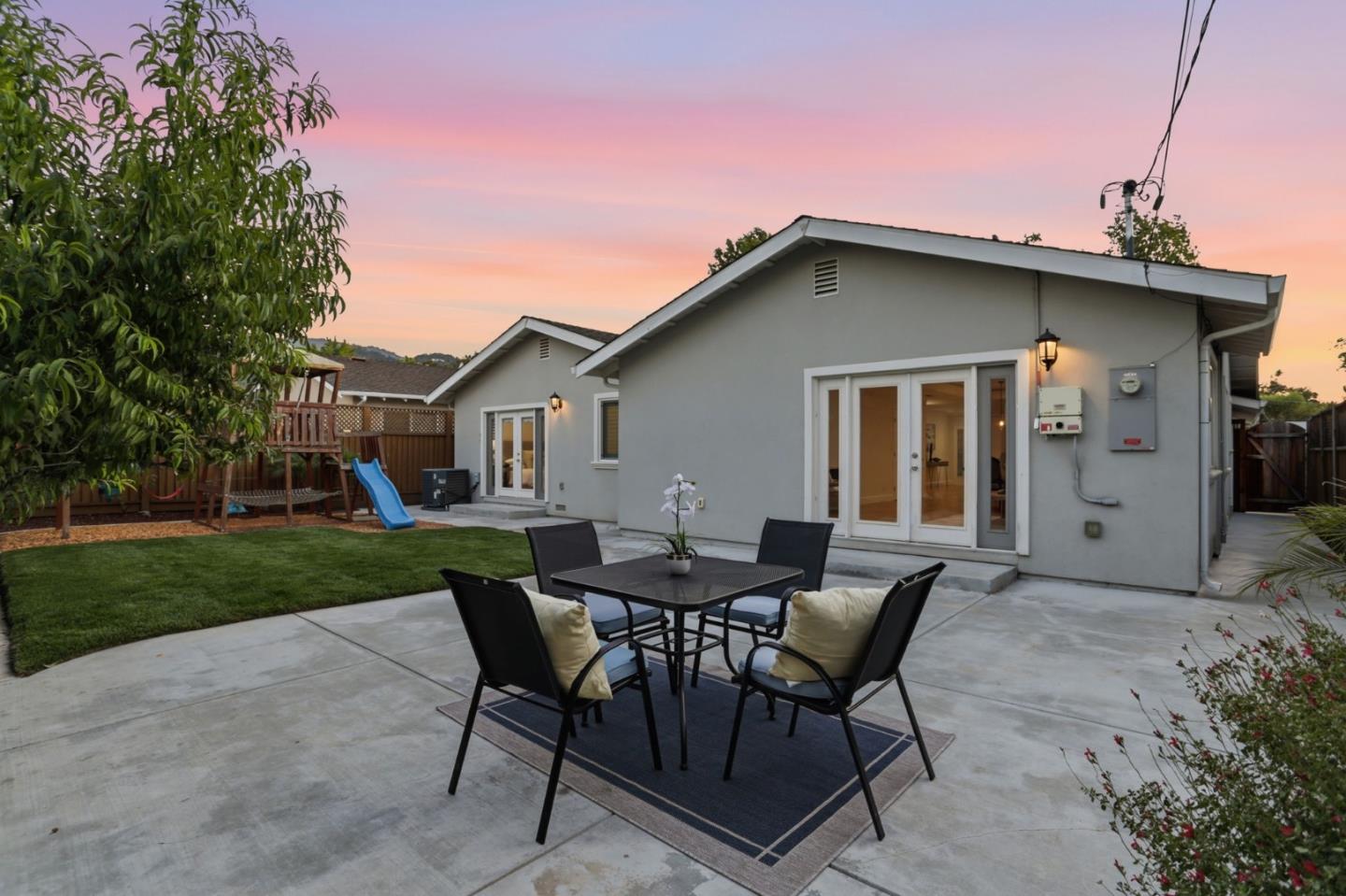 5486 Sharon LN