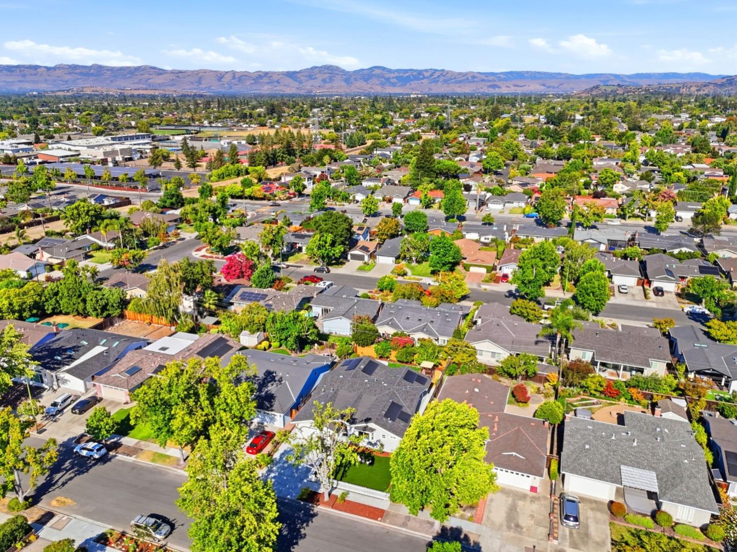 5486 Sharon LN