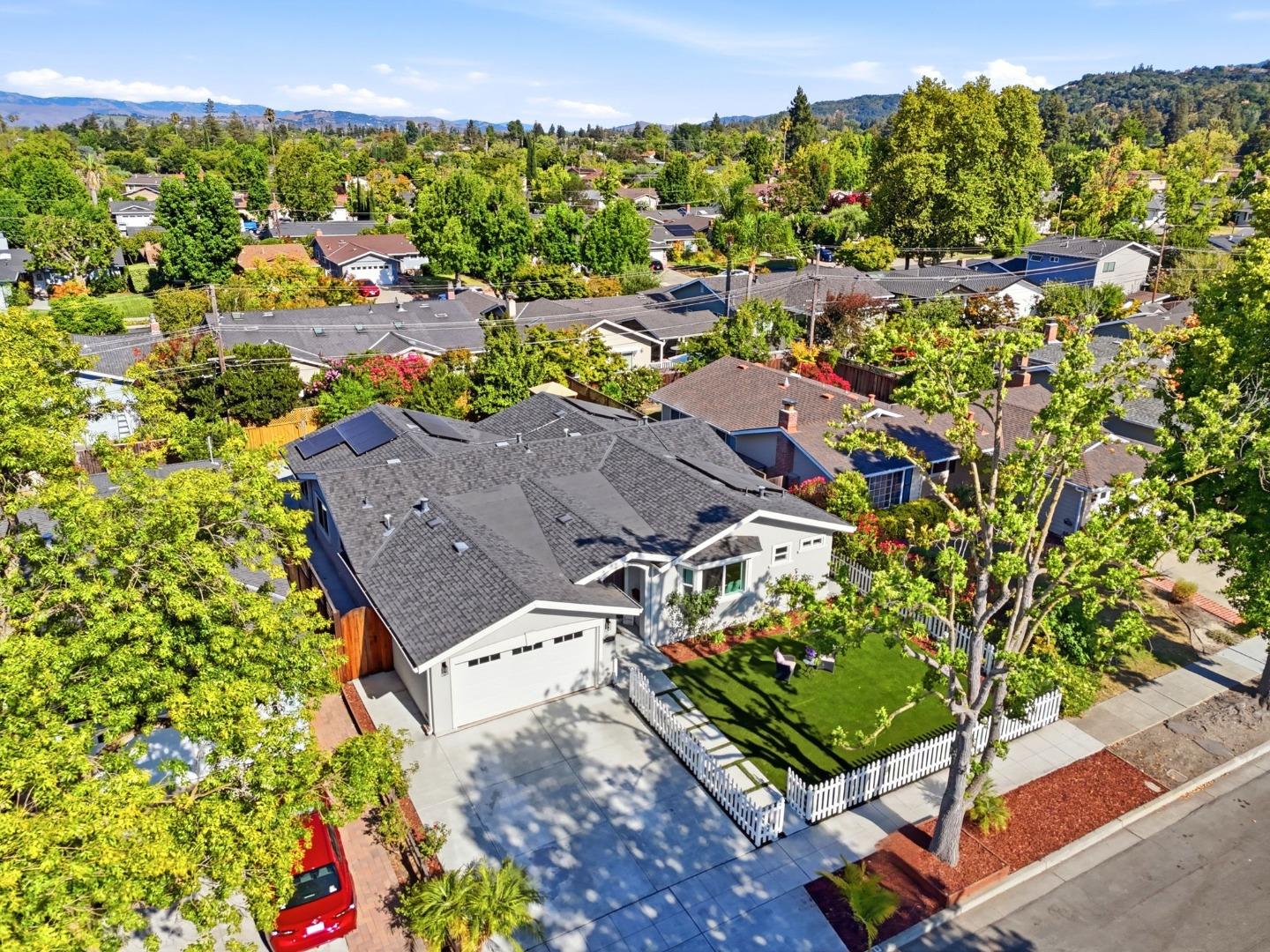 5486 Sharon LN
