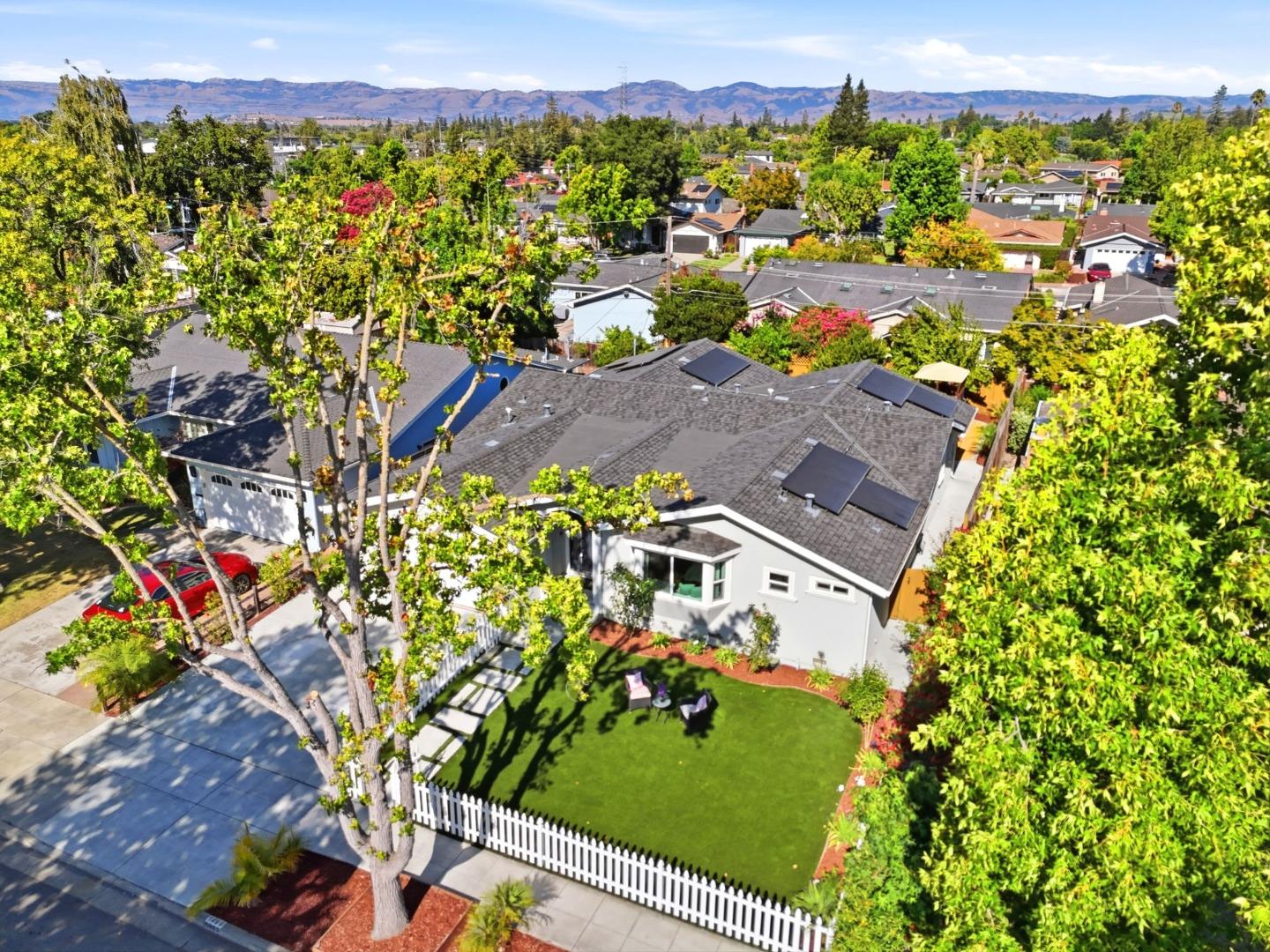 5486 Sharon LN