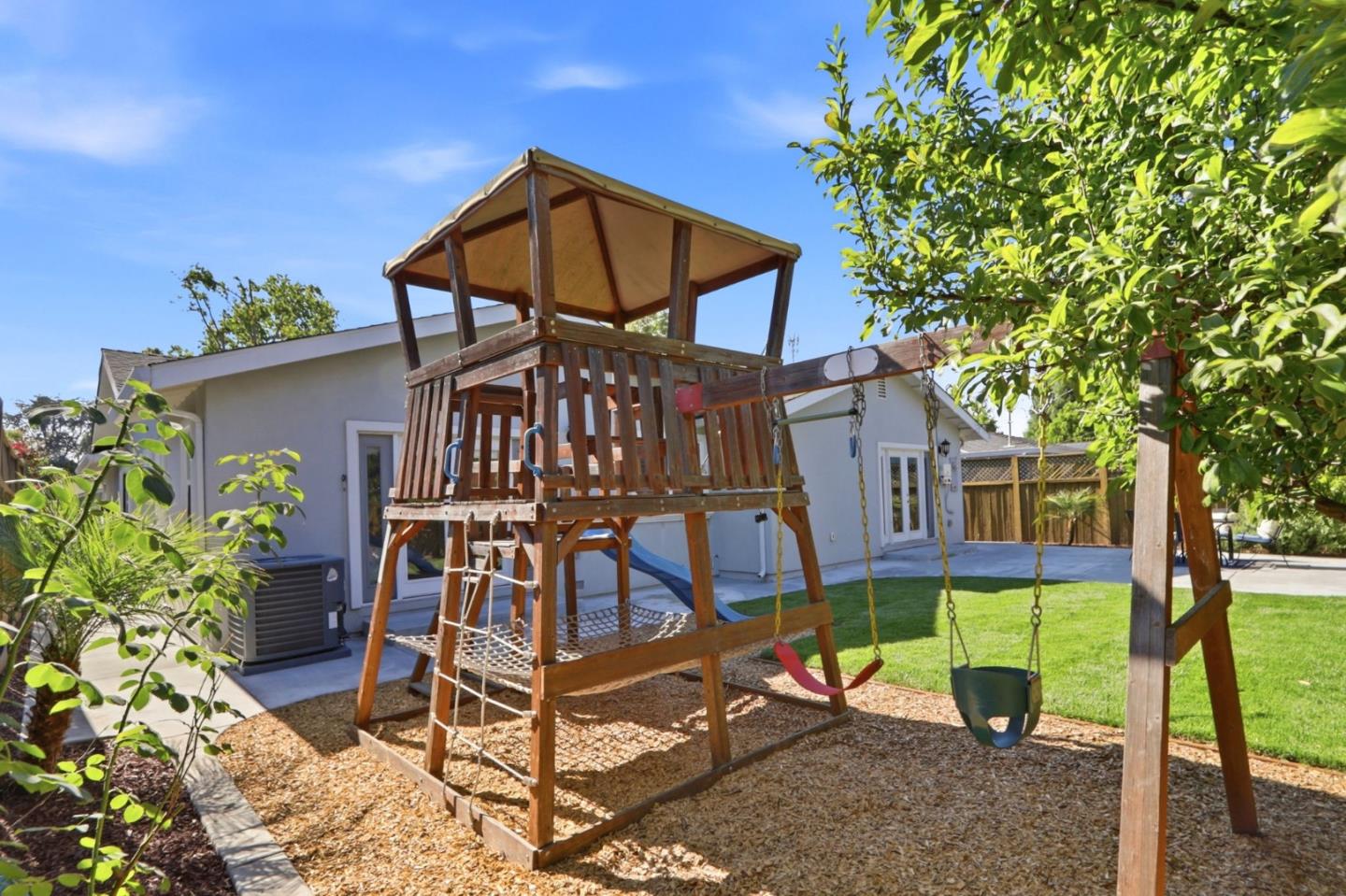 5486 Sharon LN