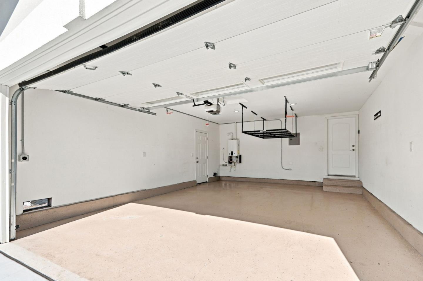 5486 Sharon LN