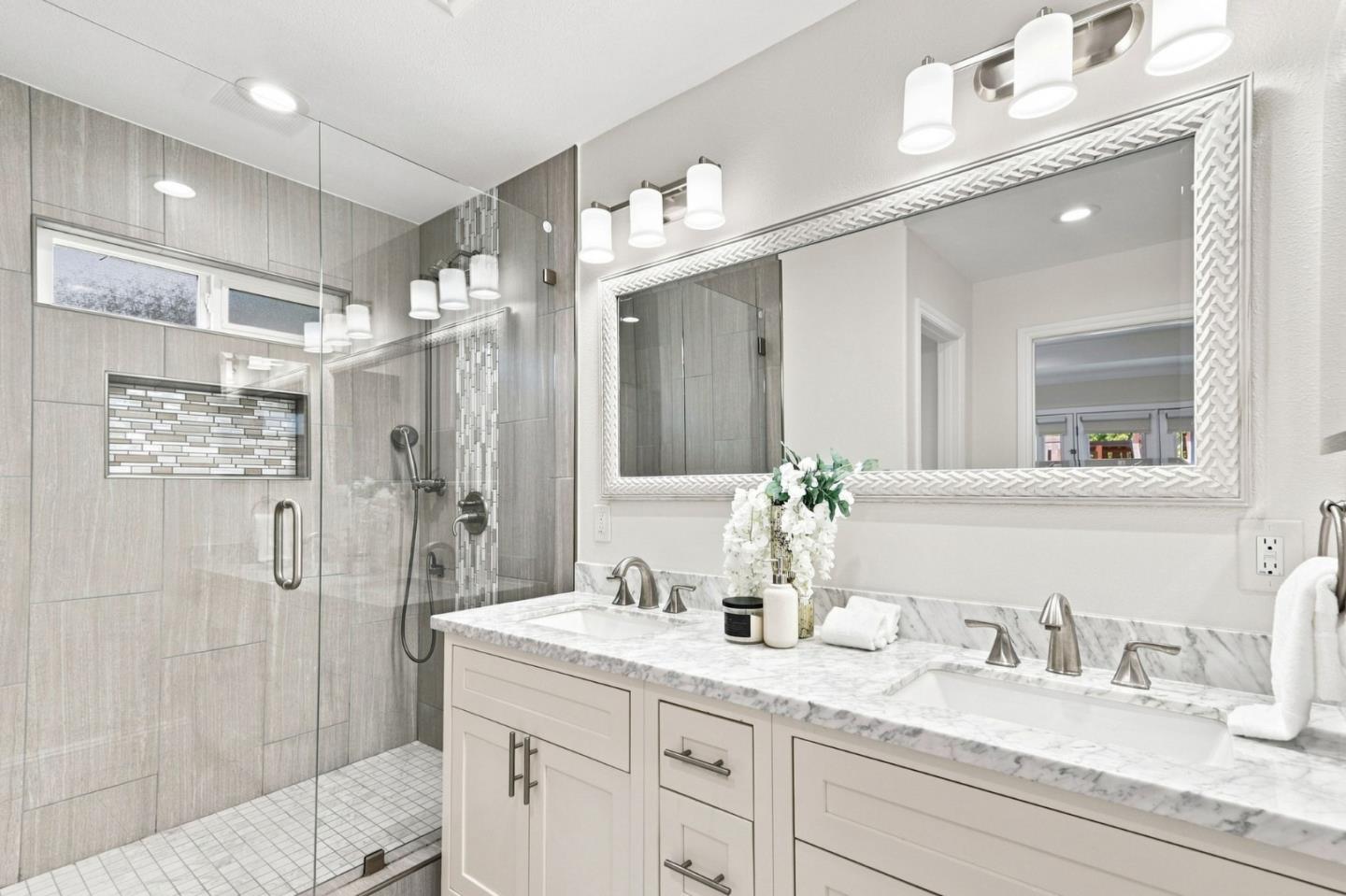 5486 Sharon LN
