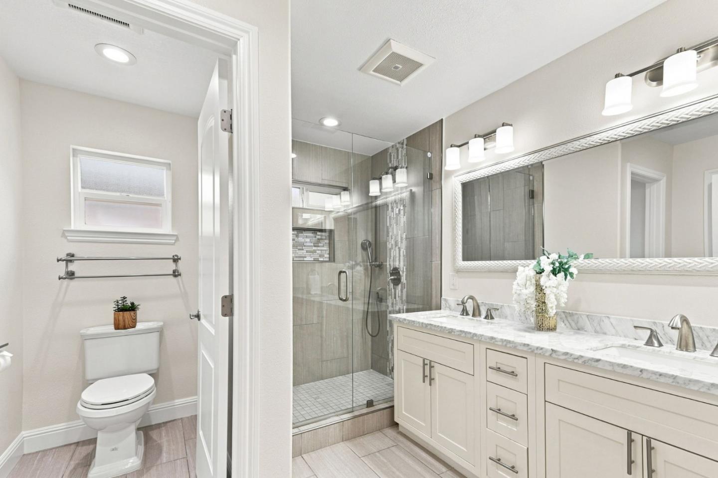 5486 Sharon LN