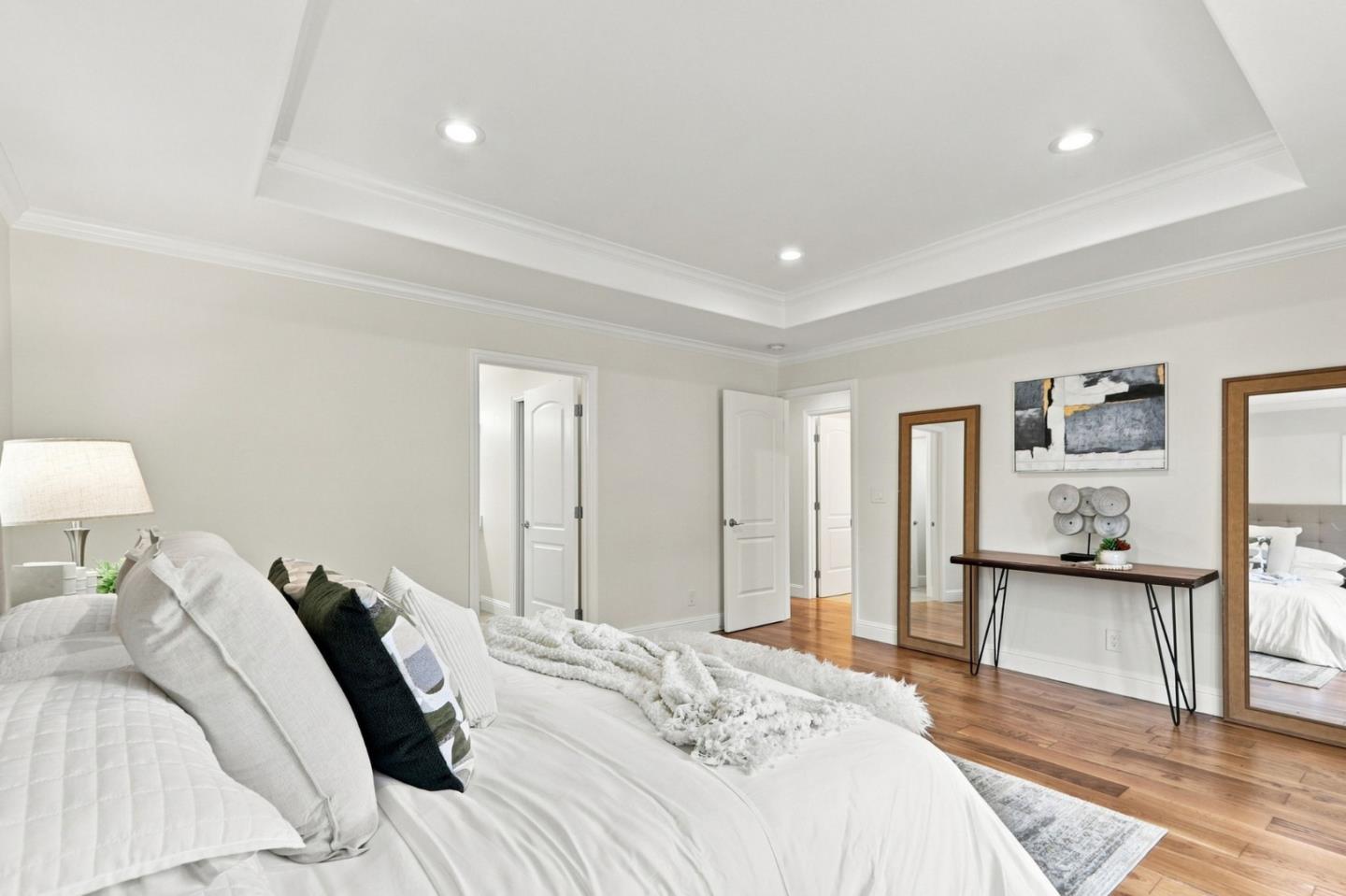 5486 Sharon LN