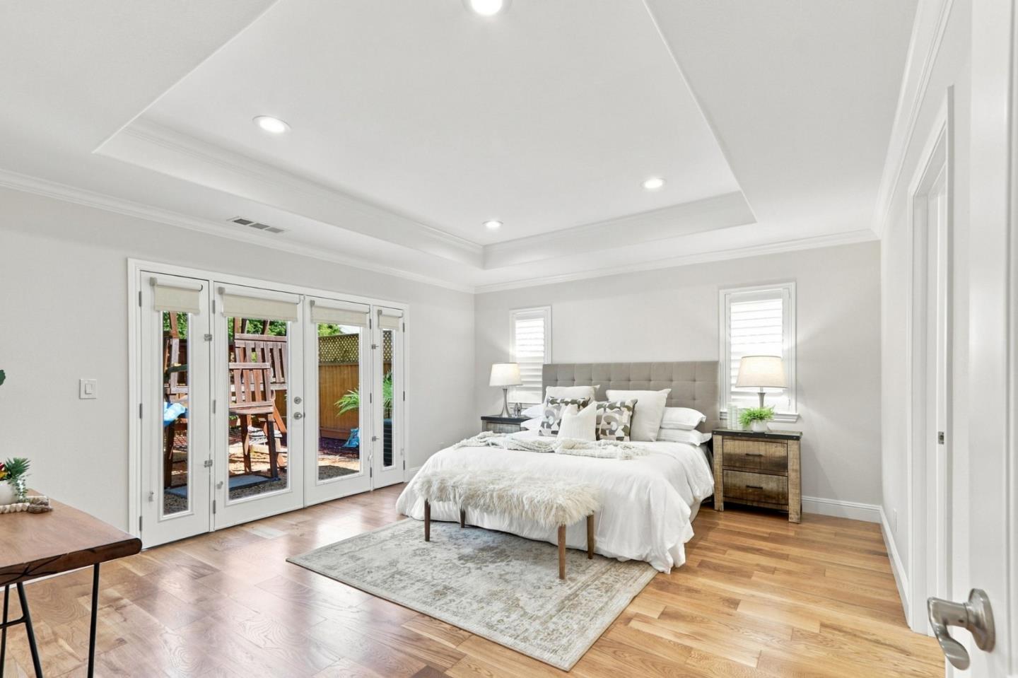 5486 Sharon LN