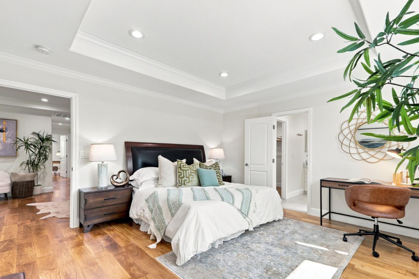 5486 Sharon LN