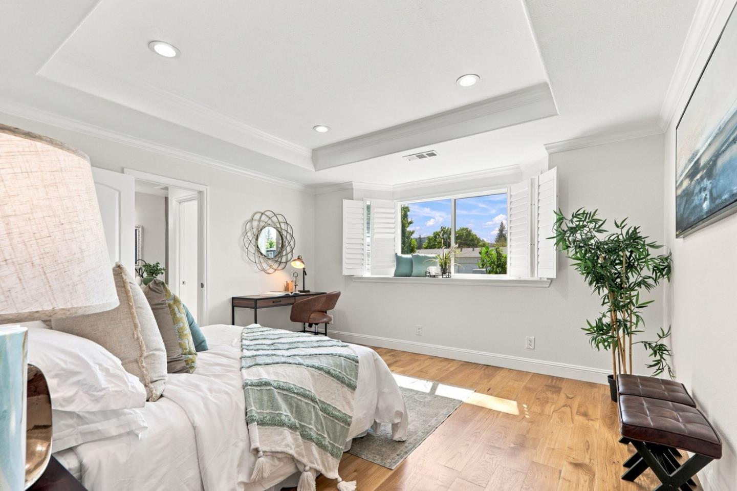 5486 Sharon LN