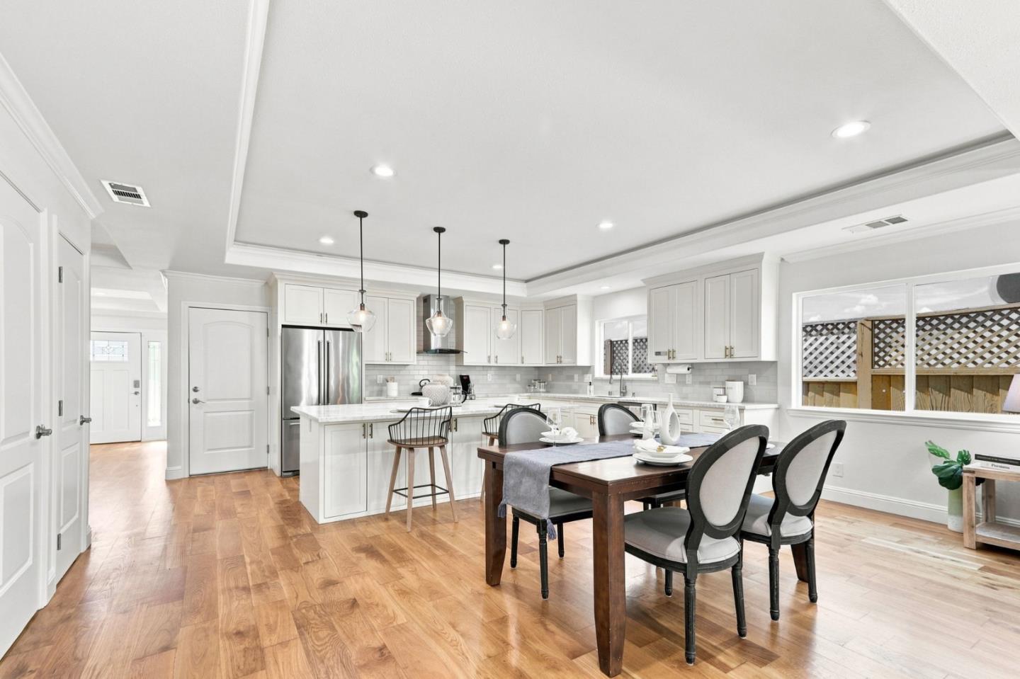 5486 Sharon LN