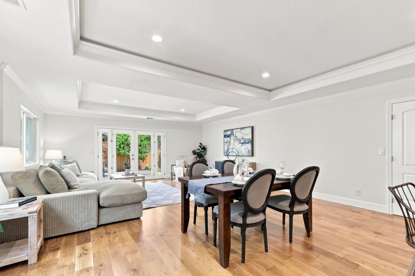 5486 Sharon LN