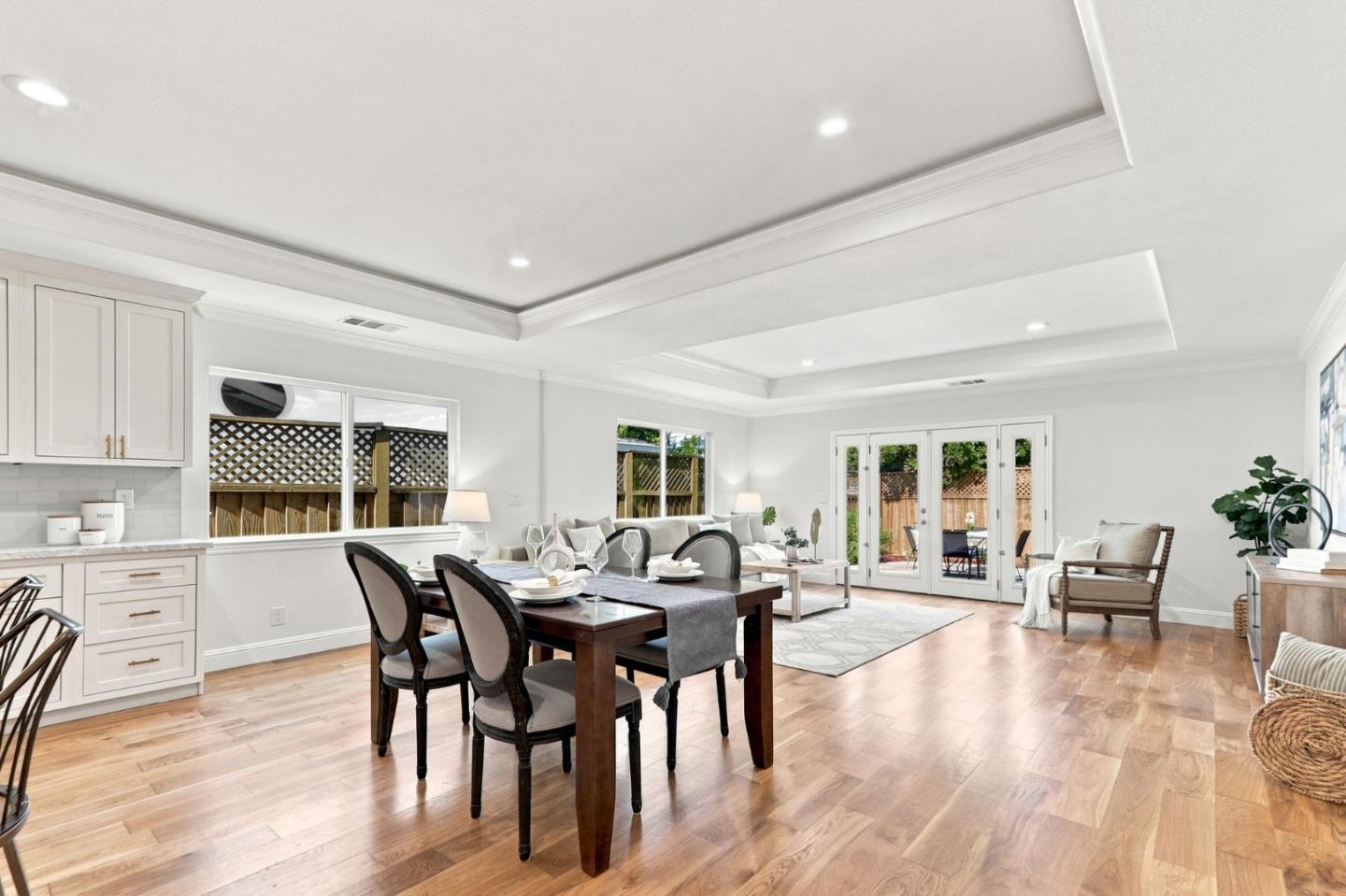 5486 Sharon LN