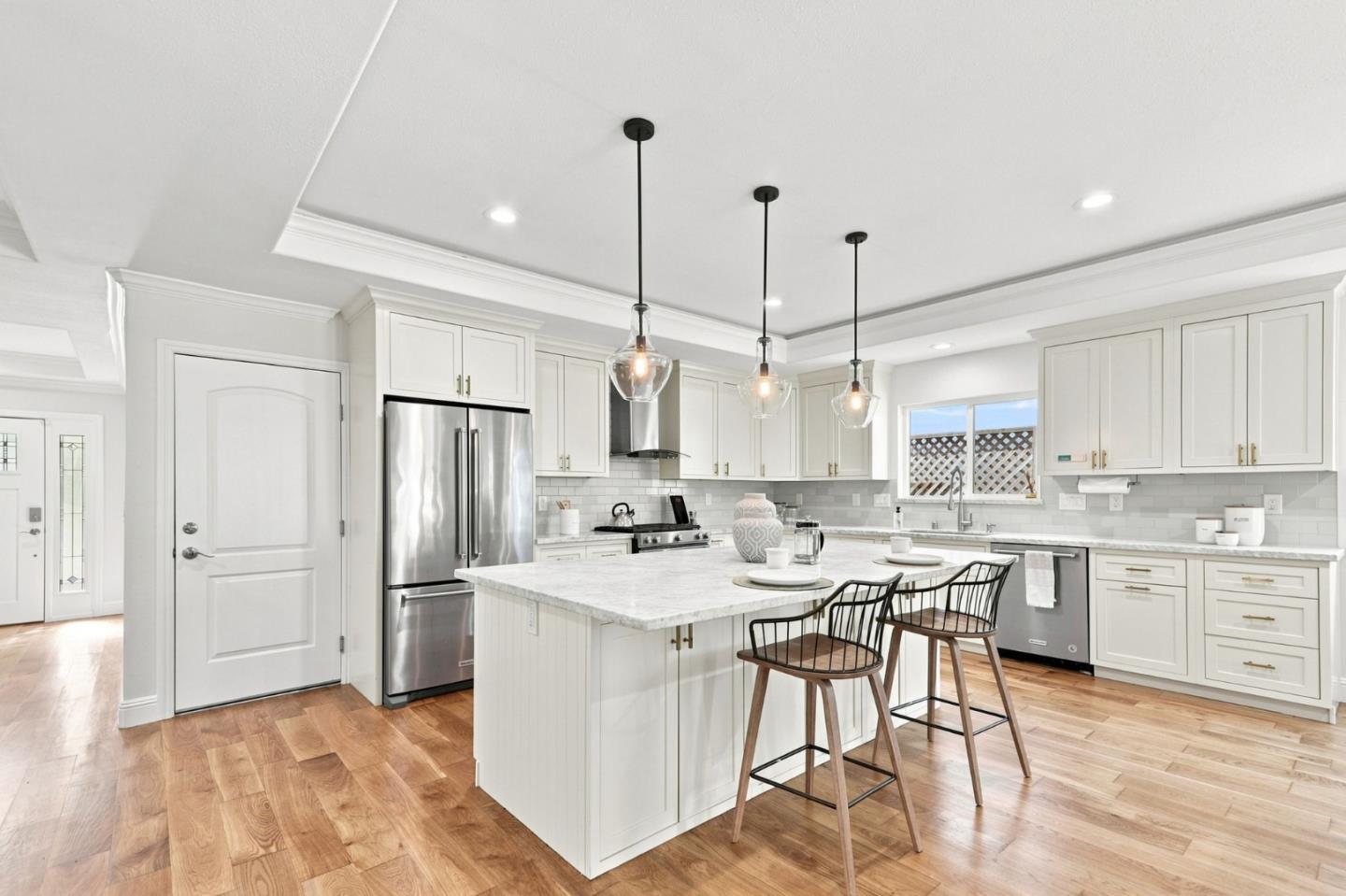 5486 Sharon LN