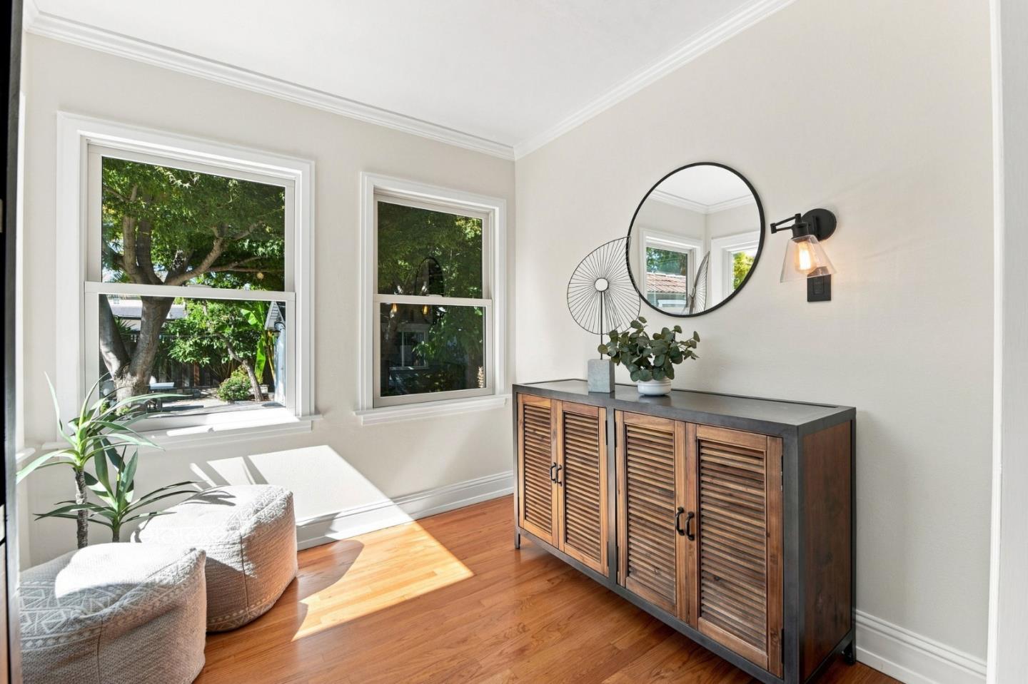 947 Pine AVE