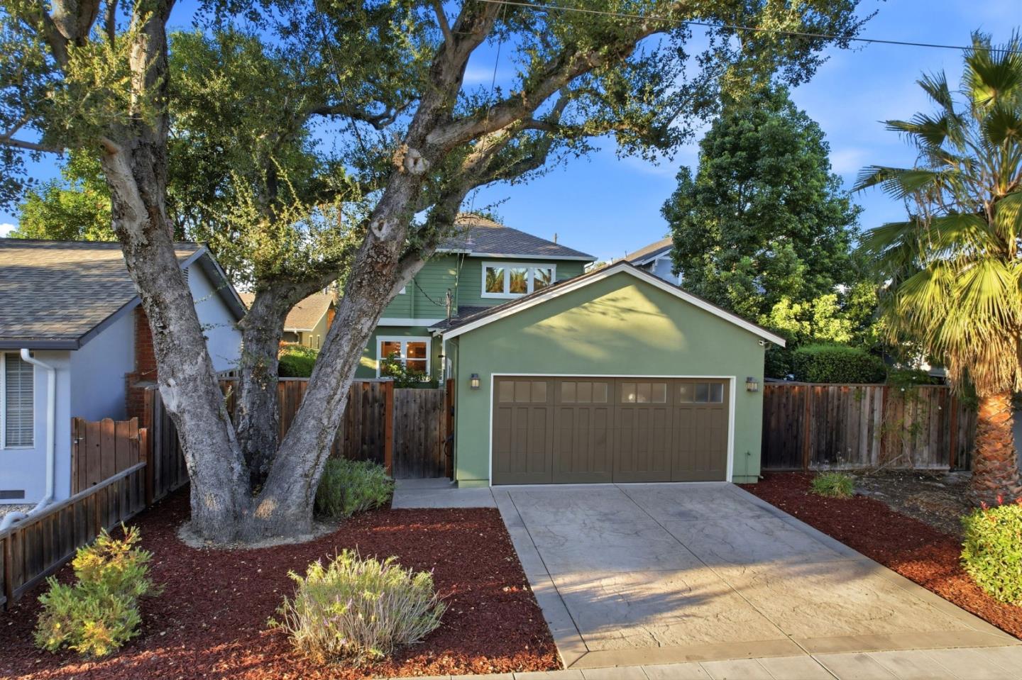 558 Coe AVE
