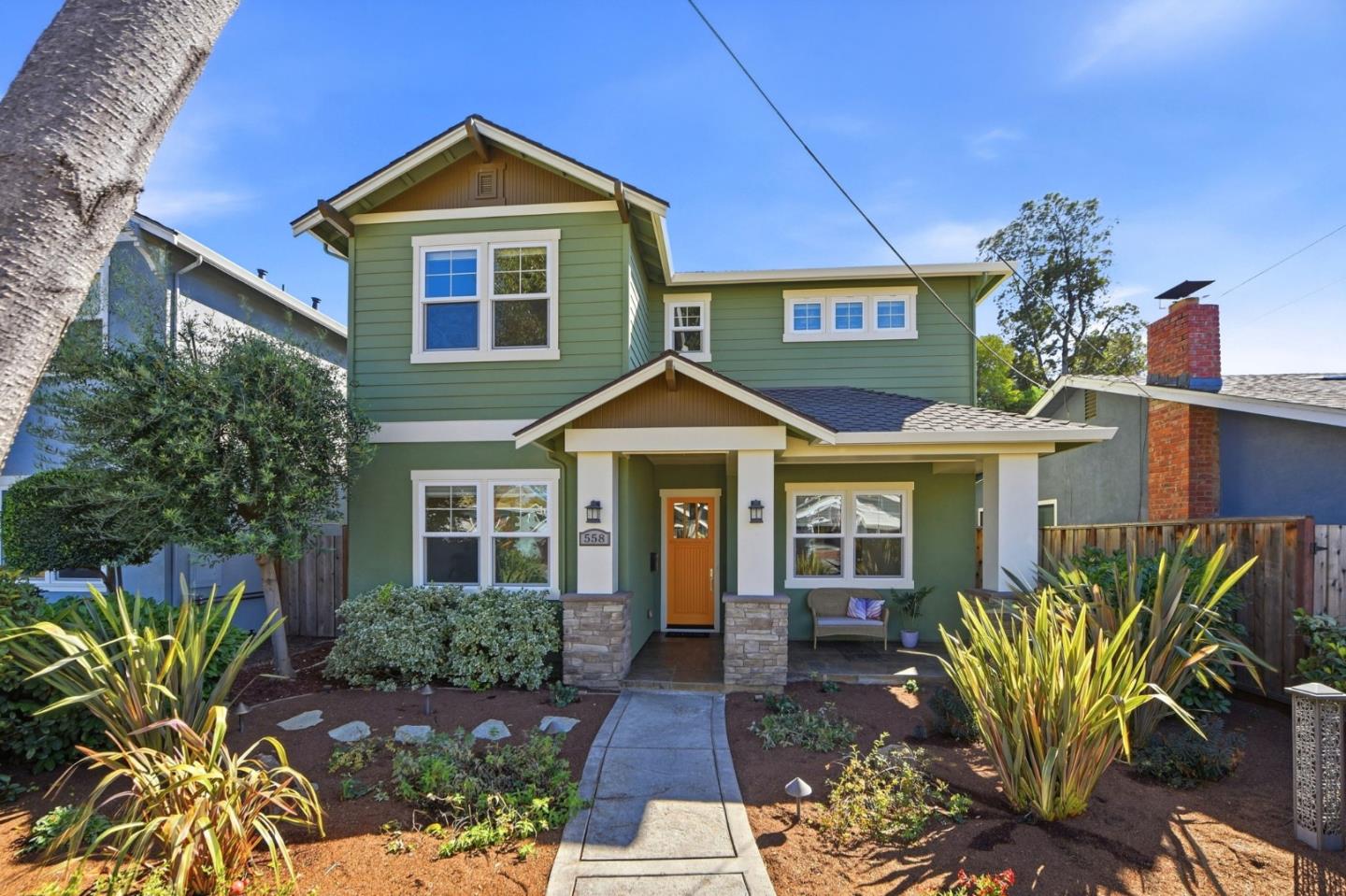558 Coe AVE