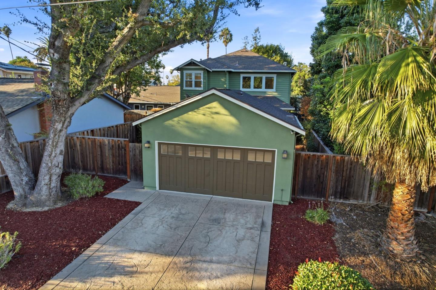 558 Coe AVE