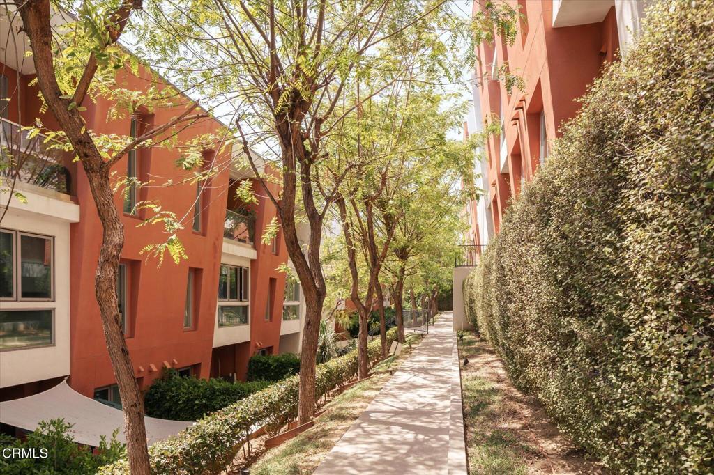 1015 Figueroa Terrace 19