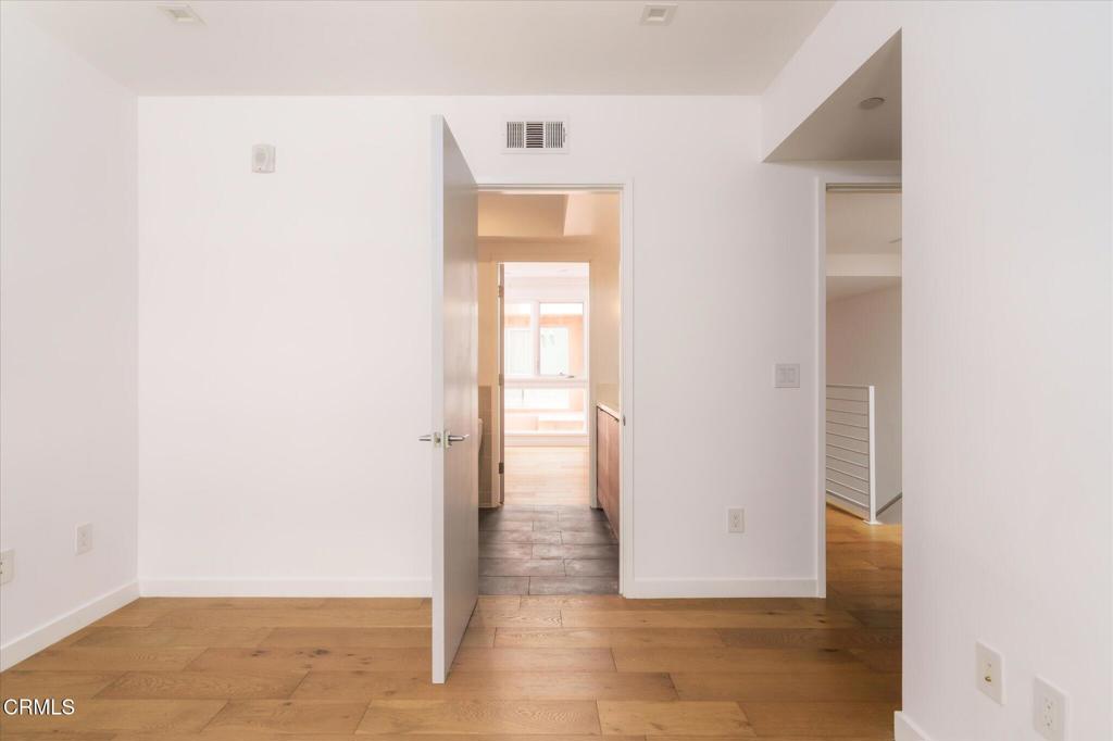 1015 Figueroa Terrace 19
