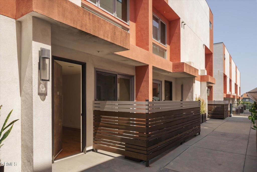1015 Figueroa Terrace 19