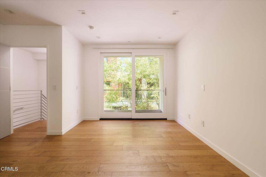 1015 Figueroa Terrace 19