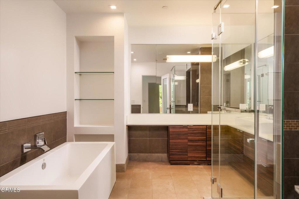 1015 Figueroa Terrace 19