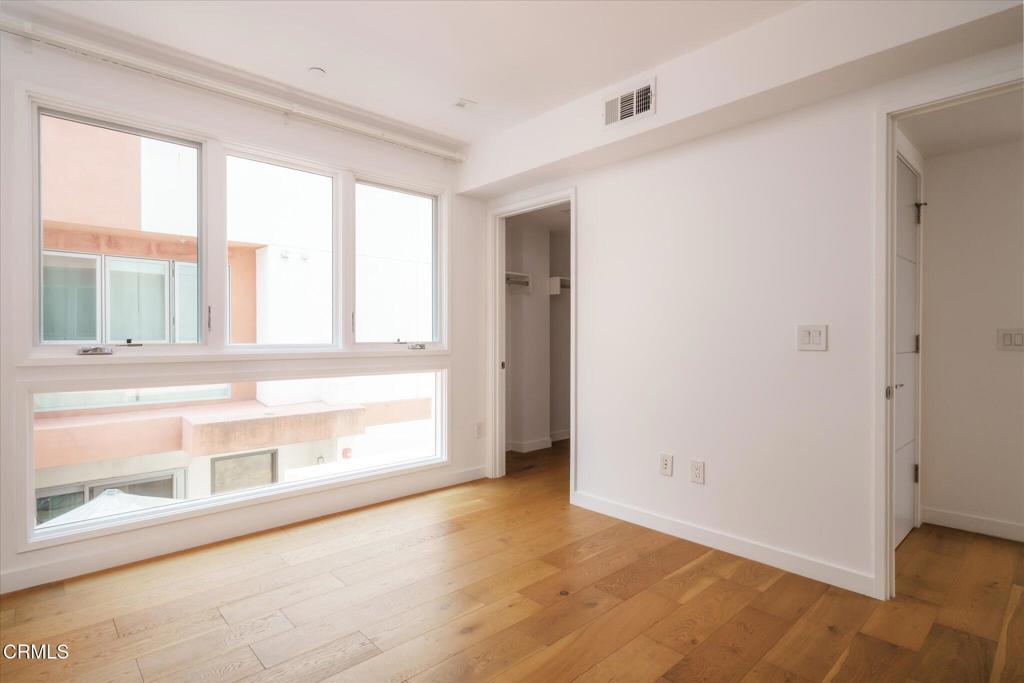 1015 Figueroa Terrace 19