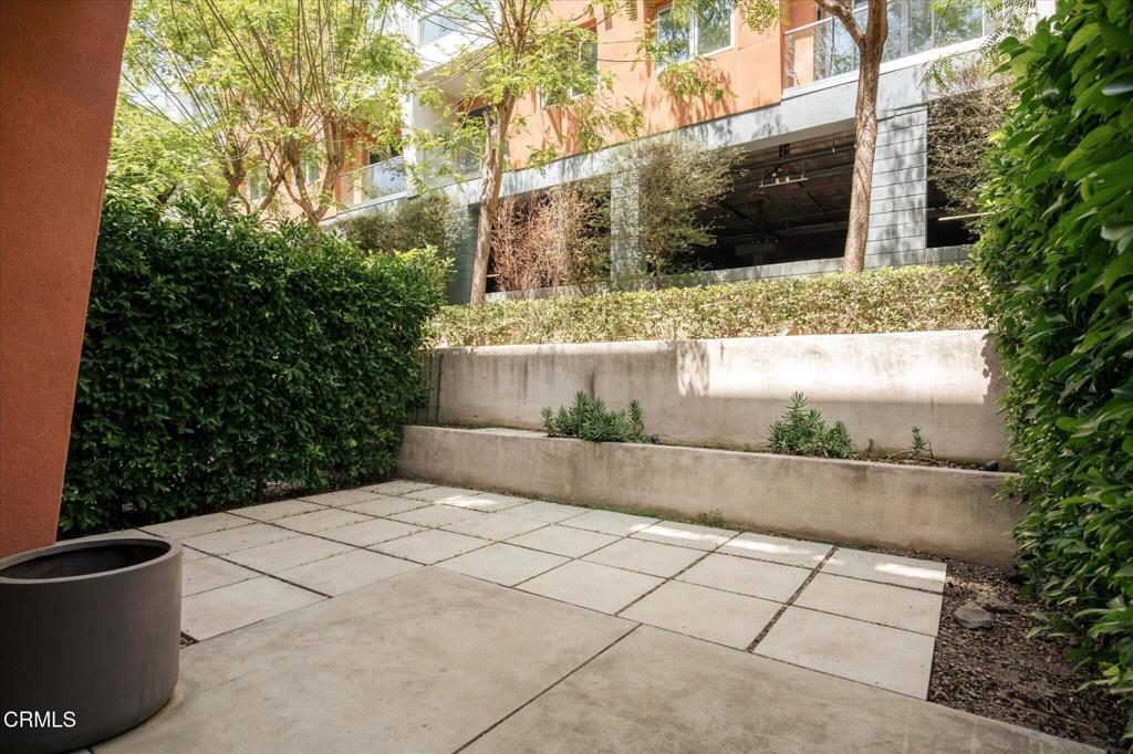 1015 Figueroa Terrace 19