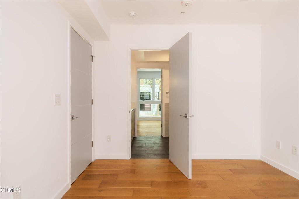 1015 Figueroa Terrace 19