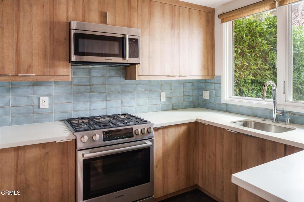 1015 Figueroa Terrace 19