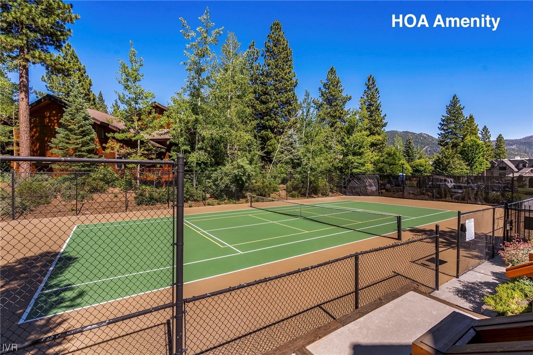 929 Northwood Boulevard 66