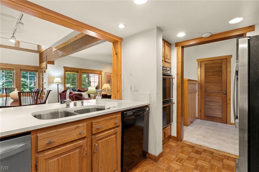 929 Northwood Boulevard 66