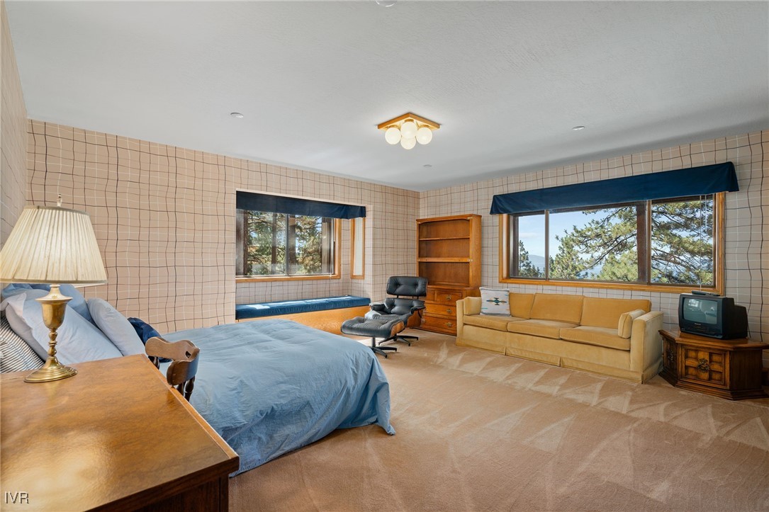 369 Fairview Boulevard