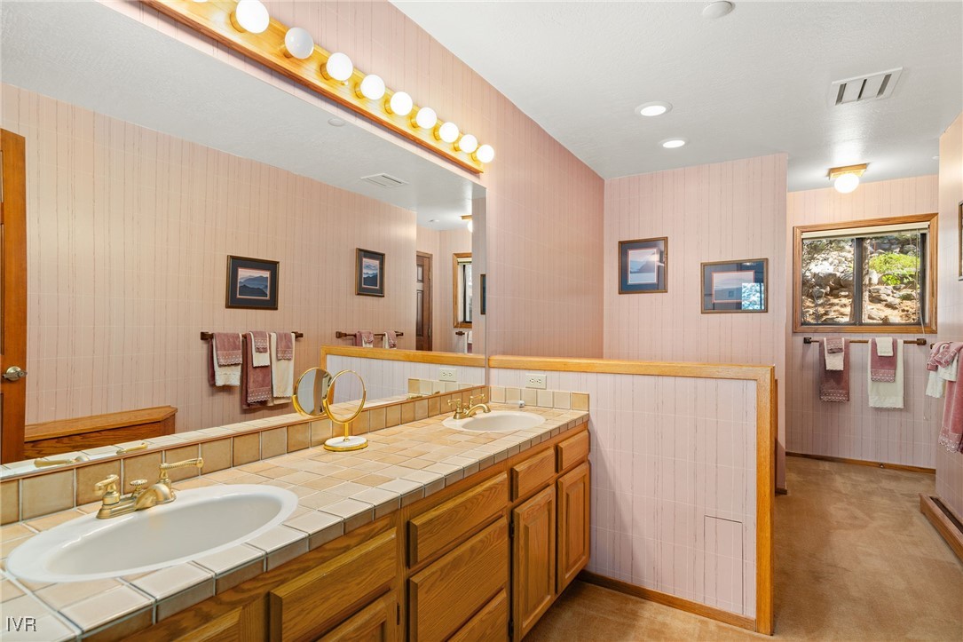 369 Fairview Boulevard