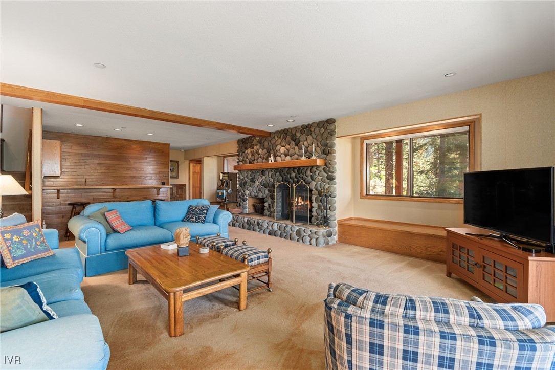 369 Fairview Boulevard